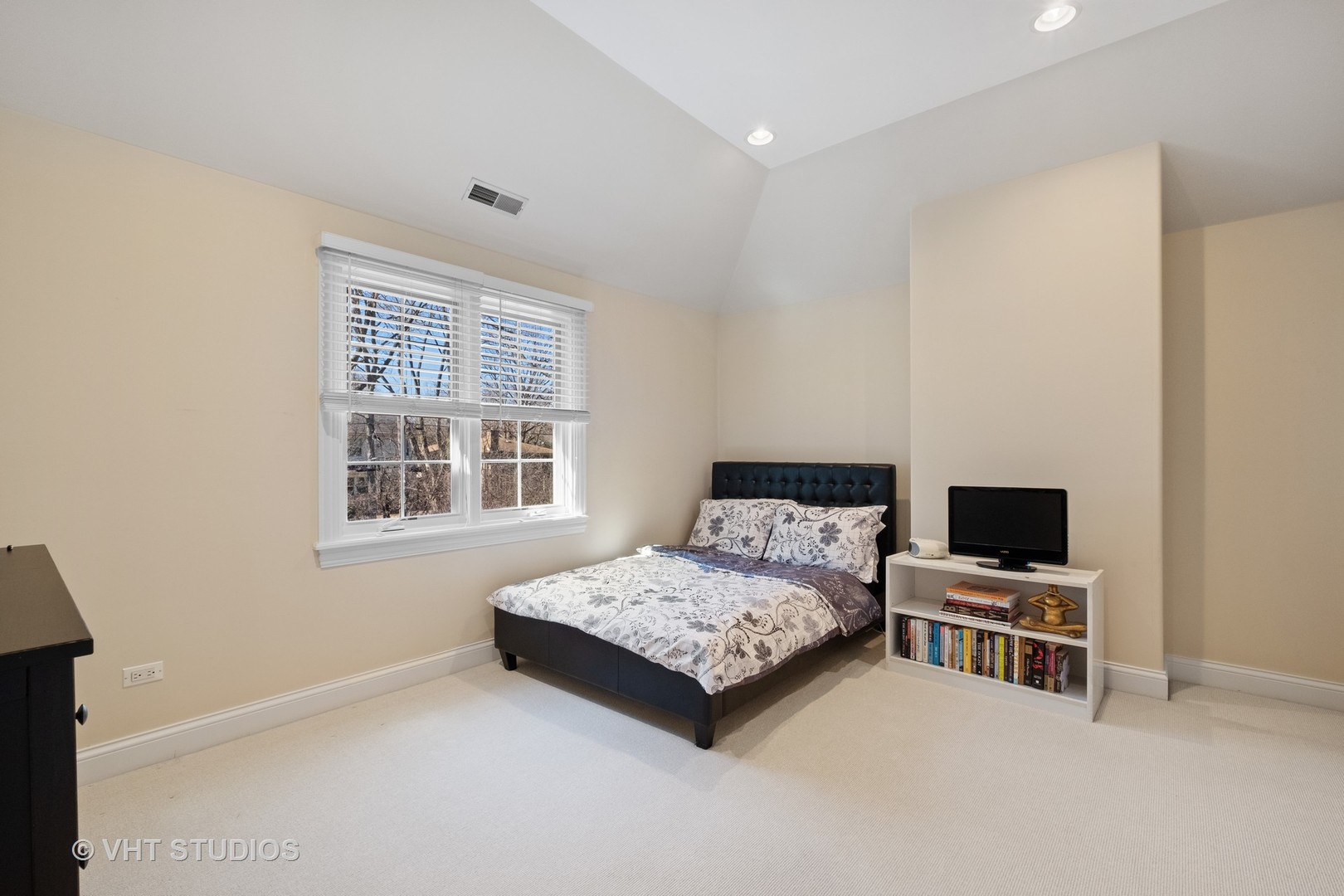 1154 Kenton Road Deerfield, IL 60015 - Photo 15 of 29