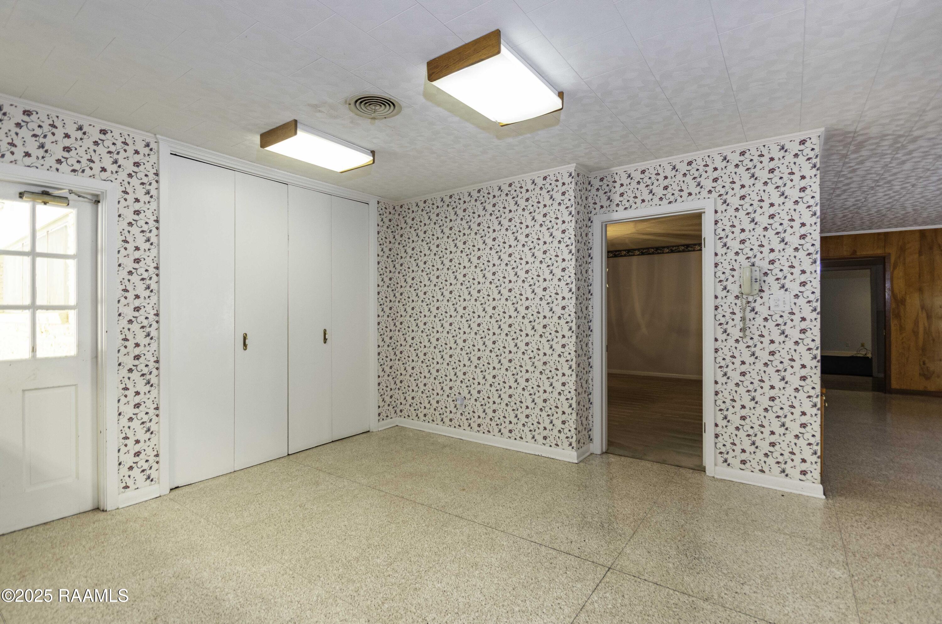 905 Loreauville Road New Iberia, LA 70563 - Photo 11 of 50 Dining Area 1