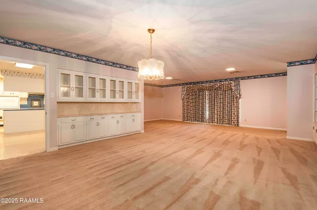 $290,000 | 905 Loreauville Road, New Iberia, LA 70563