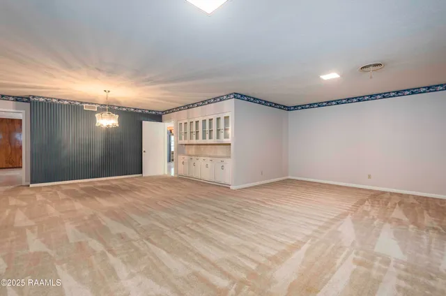 $290,000 | 905 Loreauville Road, New Iberia, LA 70563