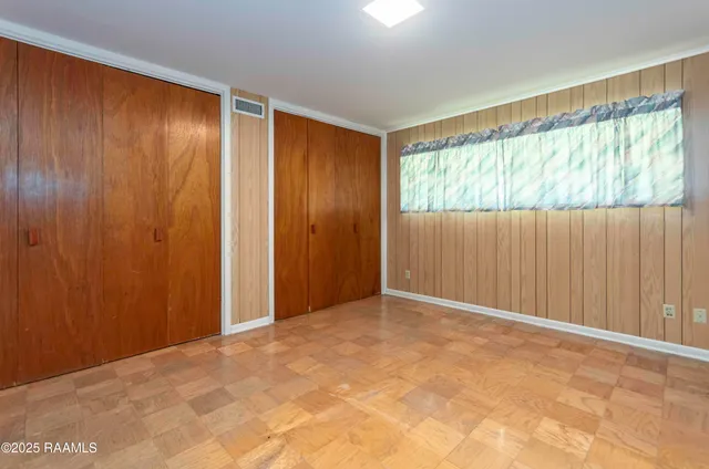 $290,000 | 905 Loreauville Road, New Iberia, LA 70563