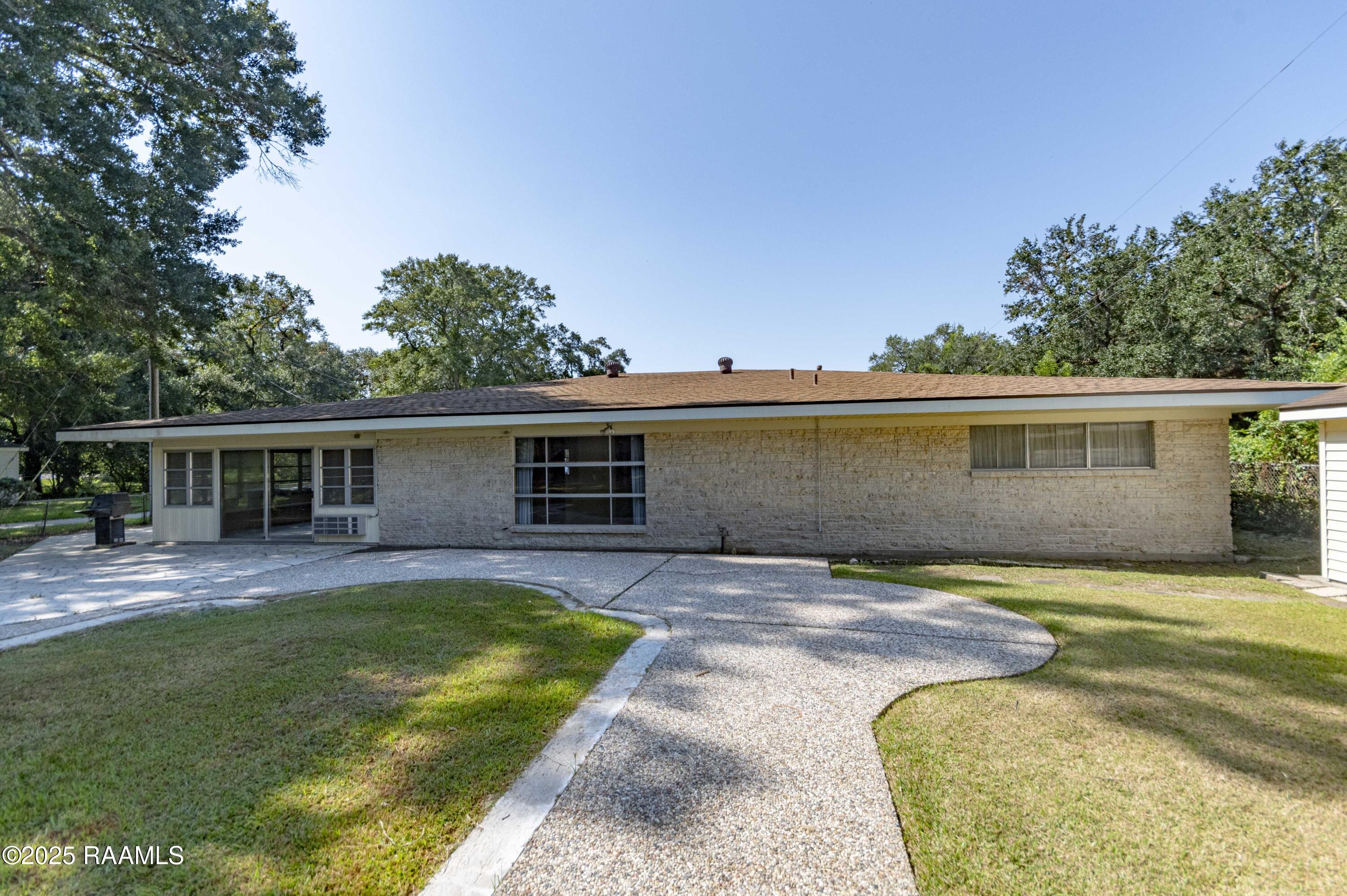 905 Loreauville Road New Iberia, LA 70563 - Photo 37 of 50 Back 2