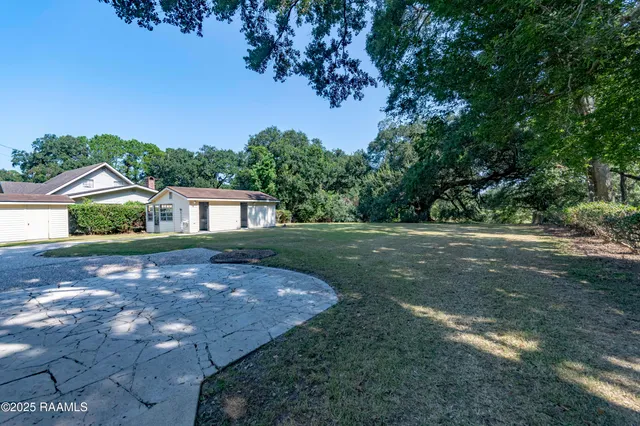 $290,000 | 905 Loreauville Road, New Iberia, LA 70563
