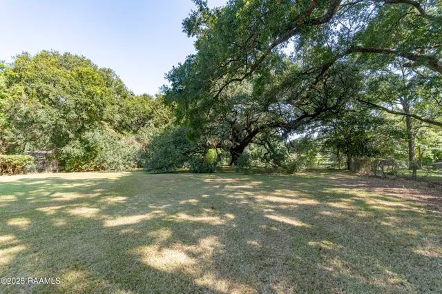 $290,000 | 905 Loreauville Road, New Iberia, LA 70563