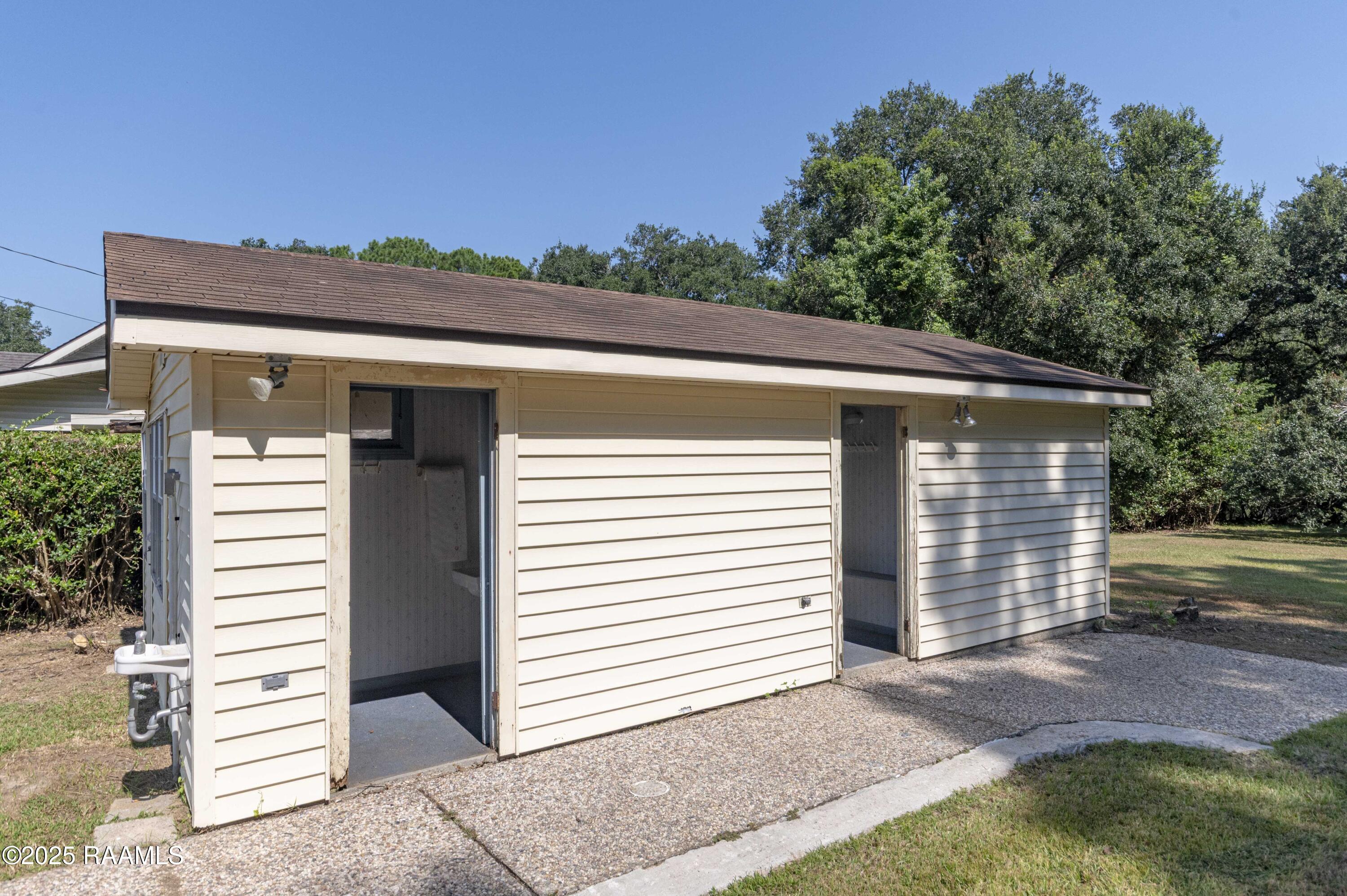 905 Loreauville Road New Iberia, LA 70563 - Photo 46 of 50 Outdoor Bathroom 2