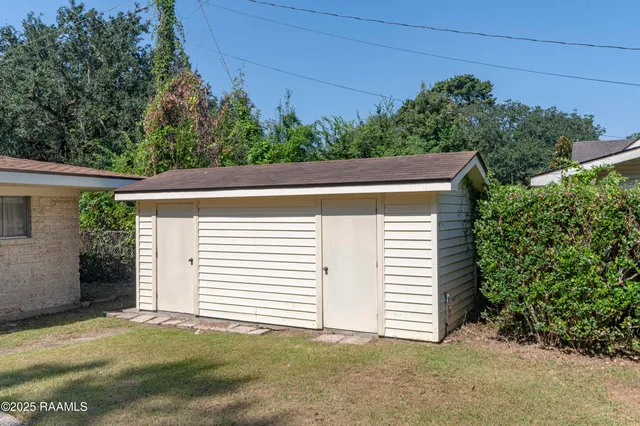$290,000 | 905 Loreauville Road, New Iberia, LA 70563