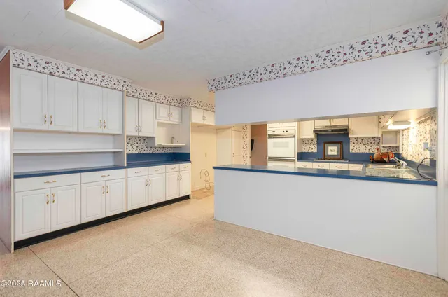 $290,000 | 905 Loreauville Road, New Iberia, LA 70563