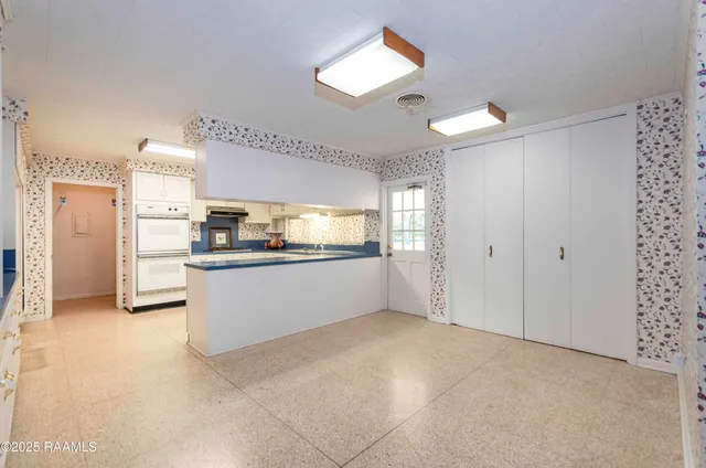 $290,000 | 905 Loreauville Road, New Iberia, LA 70563