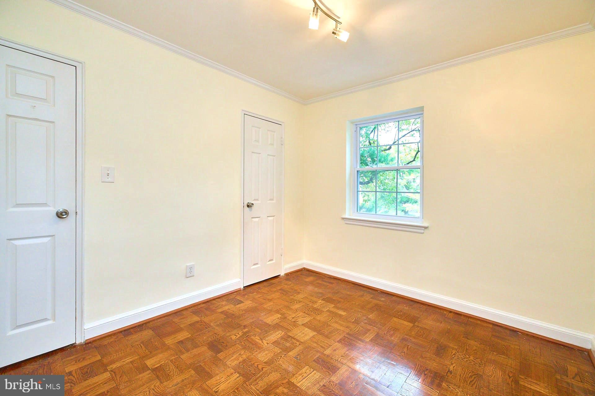 1322 Fort Myer Drive, Unit 914 Arlington, VA 22209 - Photo 19 of 31 2nd Bedroom