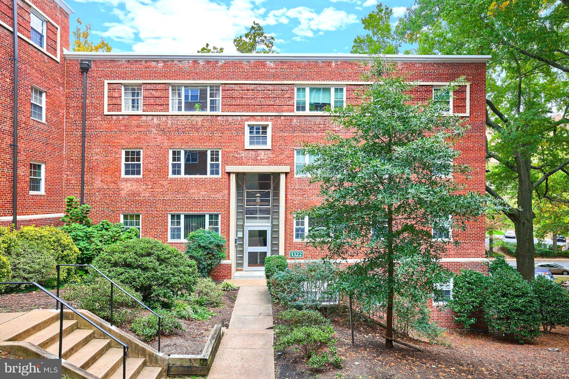 1322 Fort Myer Drive, Unit 914 Arlington, VA 22209 - Photo 2 of 31 1322 Fort Myer Drive