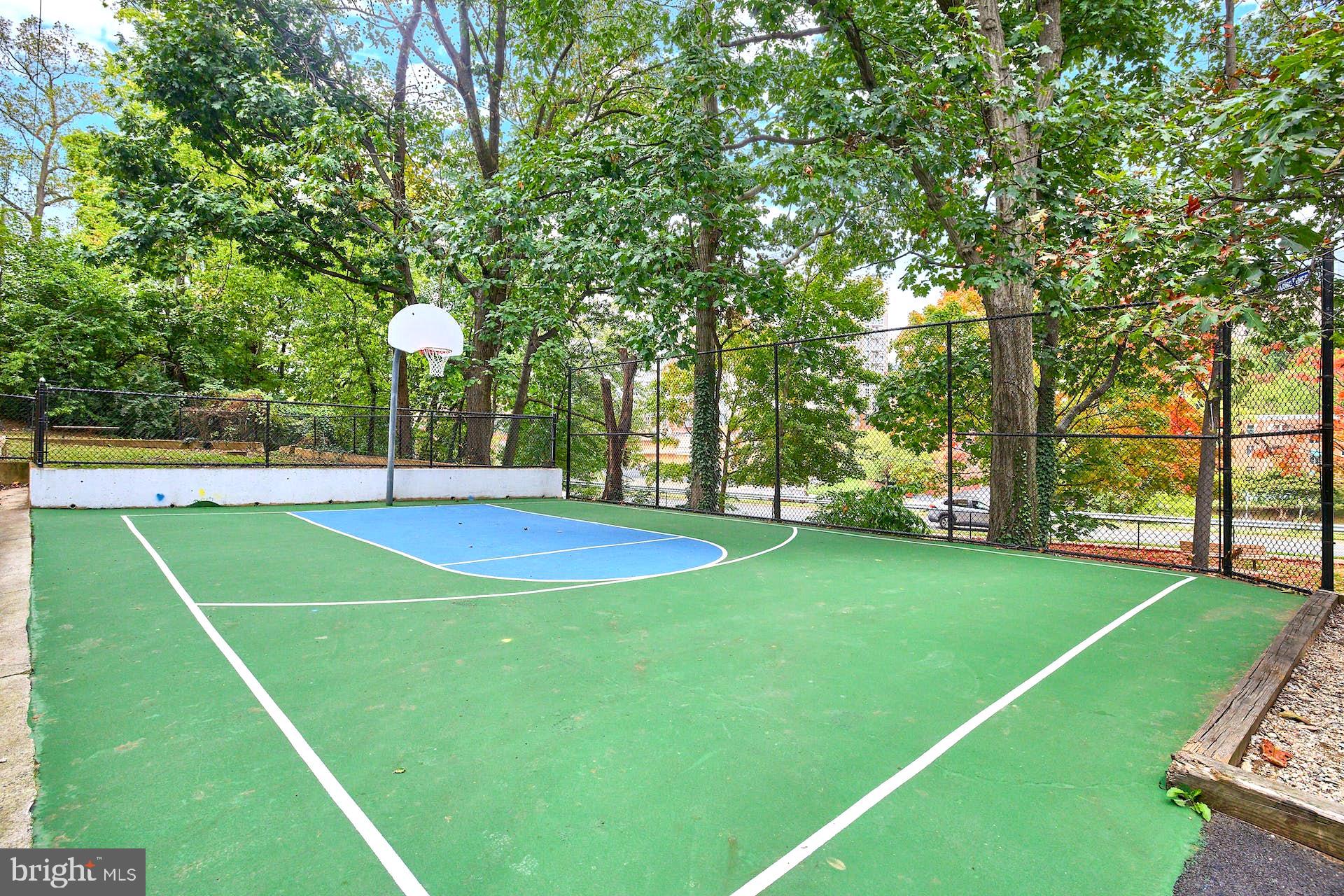 1322 Fort Myer Drive, Unit 914 Arlington, VA 22209 - Photo 22 of 31 Fabulous neighborhood activities
