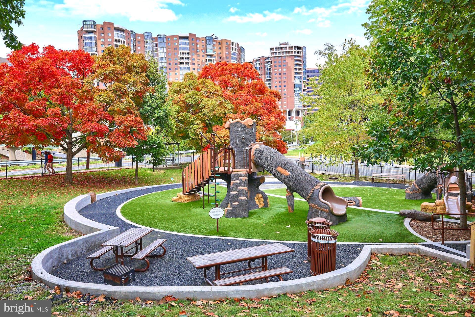 1322 Fort Myer Drive, Unit 914 Arlington, VA 22209 - Photo 24 of 31 Lovely playground