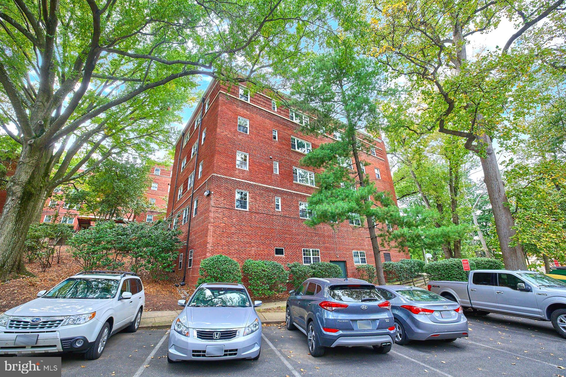1322 Fort Myer Drive, Unit 914 Arlington, VA 22209 - Photo 28 of 31 1st floor corner unit
