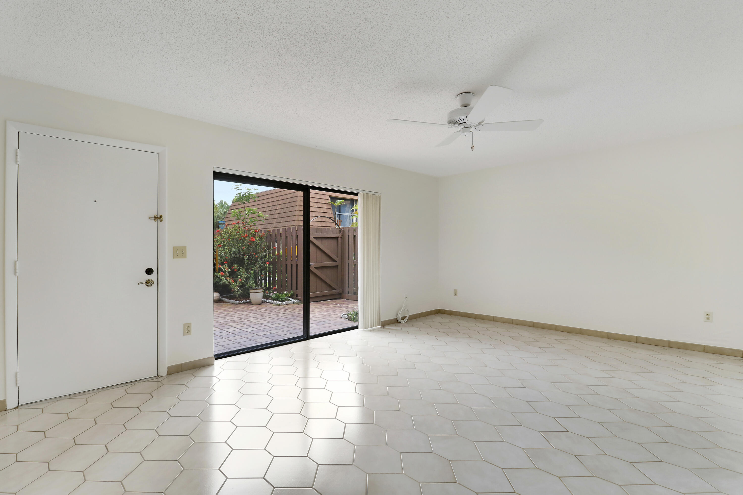 825 Center Street, Unit 49C Jupiter, FL 33458 - Photo 15 of 62 House2-15