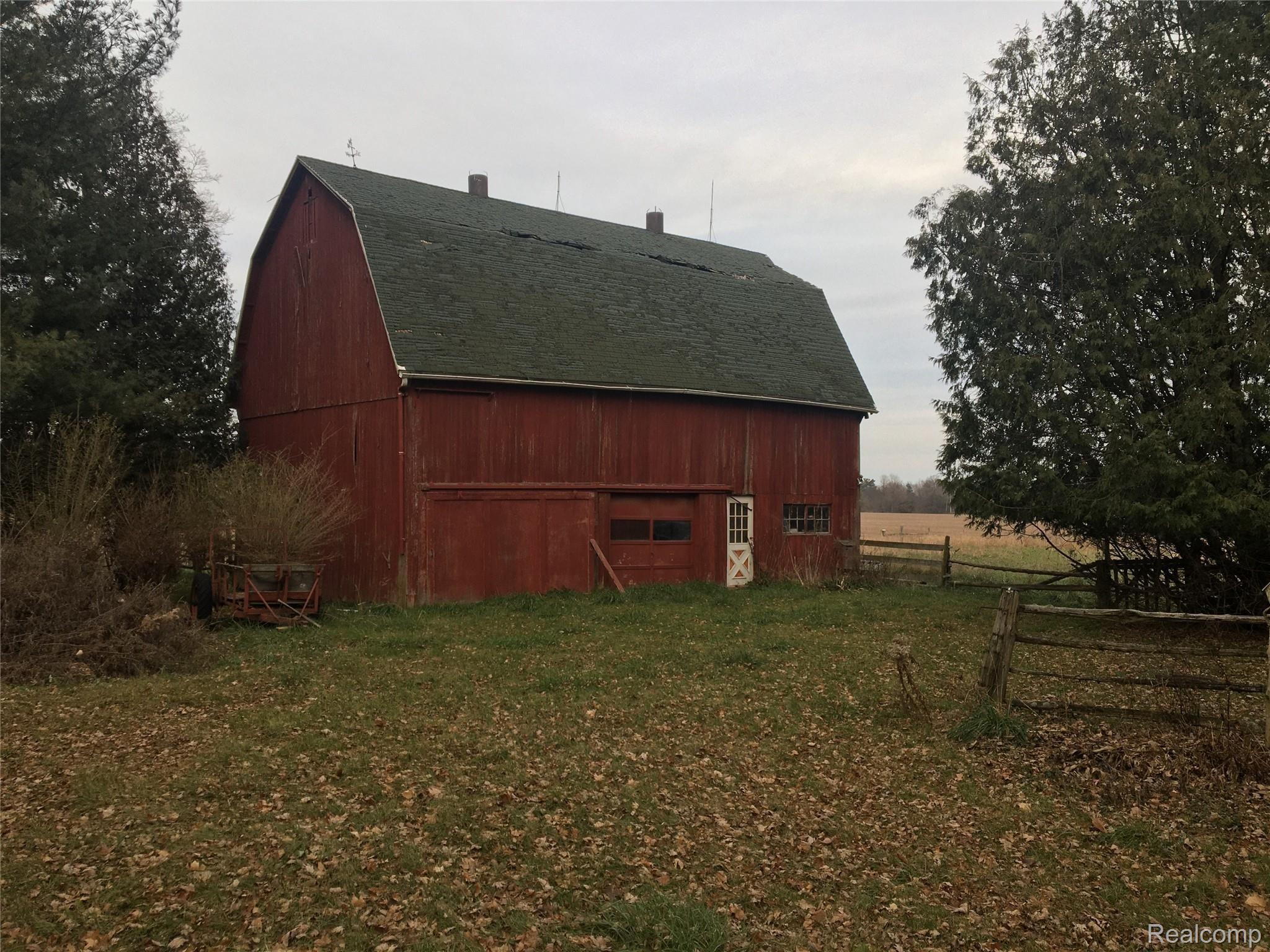 6855 Baker Road Lexington, MI 48450 - Photo 10 of 23 IMG_0705.JPG
