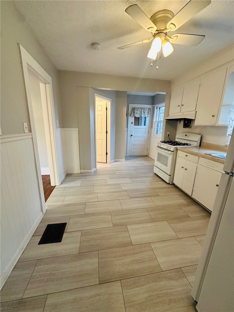 511 South Lincoln Road East Rochester, NY 14445 - Photo 12 of 29