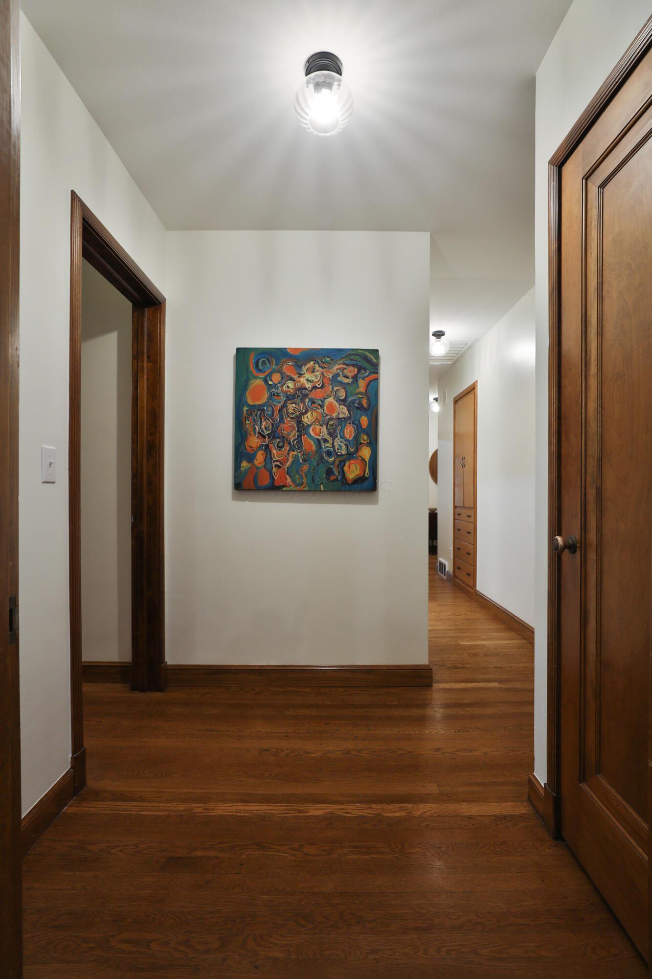 125 Sheffield Road Columbus, OH 43214 - Photo 14 of 60 Hallway