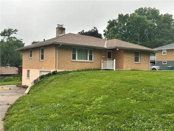 $225,000 | 2020 South Pearl Street, Independence, MO 64055