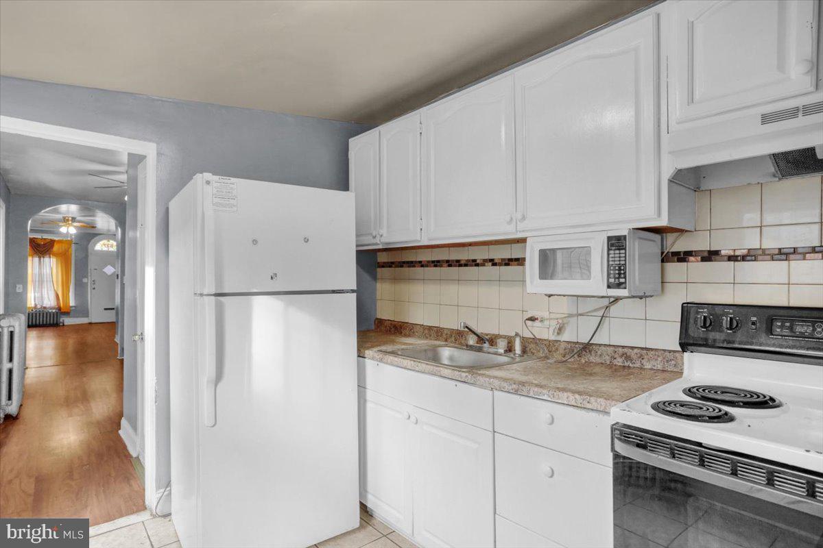 637 Moss Street Reading, PA 19604 - Photo 6 of 17