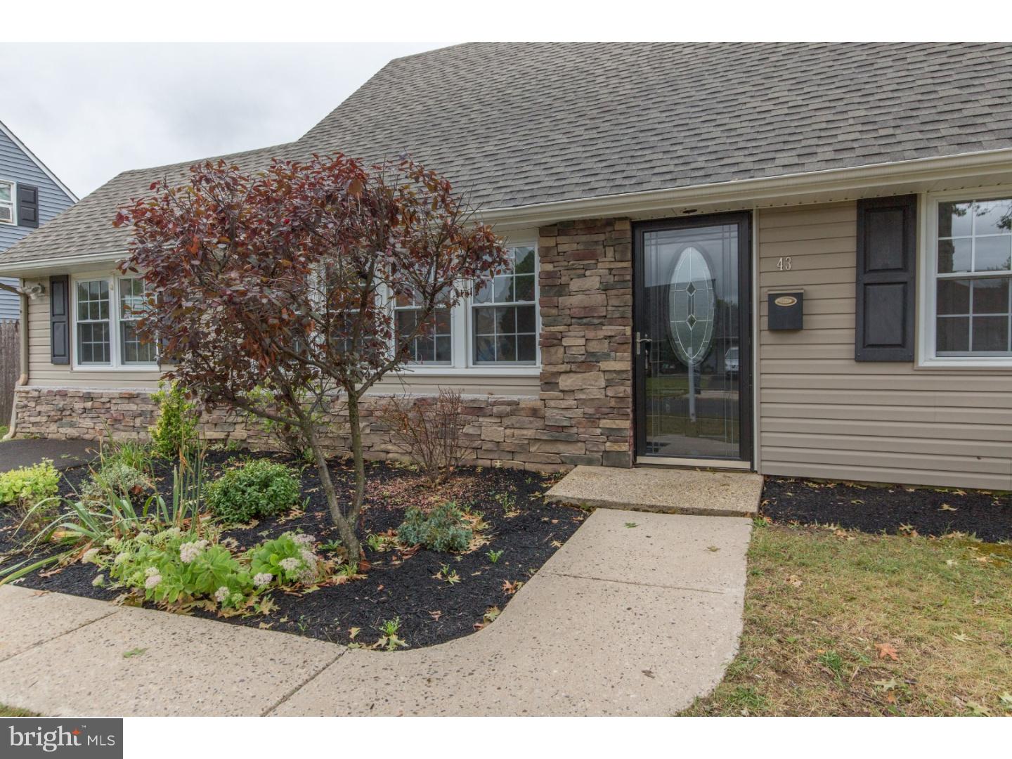 43 MacIntosh Road Levittown, PA 19056 - Photo 2 of 16 Gallery Image 2
