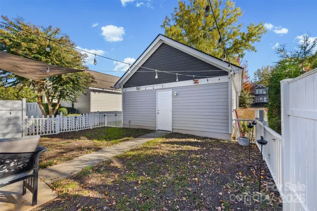 $490,000 | 11247 Blue Cedar Lane, Charlotte, NC 28277