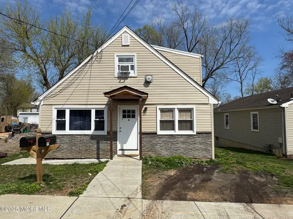 $2,150 | 43 Parker Street, Unit B, Freehold, NJ 07728