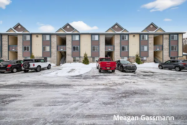$210,000 | 18400 North Ridge Court, Unit 8, Spring Lake, MI 49456