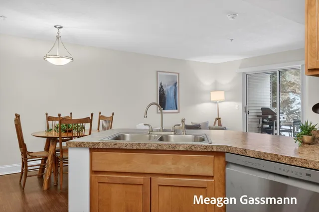 $214,900 | 18400 North Ridge Court, Unit 8, Spring Lake, MI 49456