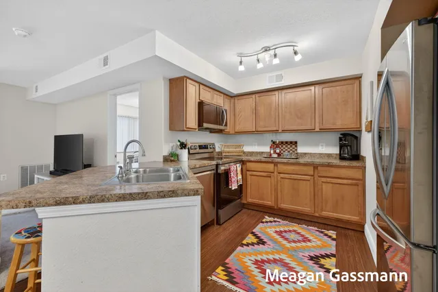 $214,900 | 18400 North Ridge Court, Unit 8, Spring Lake, MI 49456