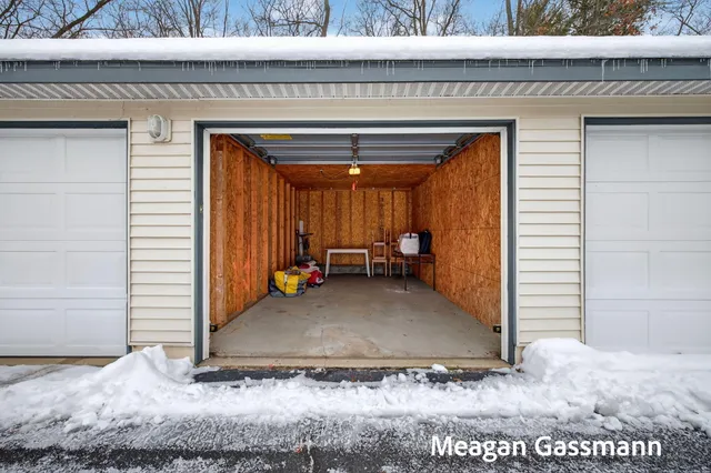 $214,900 | 18400 North Ridge Court, Unit 8, Spring Lake, MI 49456