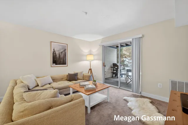 $214,900 | 18400 North Ridge Court, Unit 8, Spring Lake, MI 49456