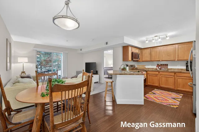 $214,900 | 18400 North Ridge Court, Unit 8, Spring Lake, MI 49456