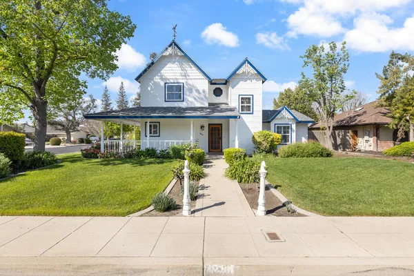 $499,999 | 3074 Burgan Avenue, Clovis, CA 93611