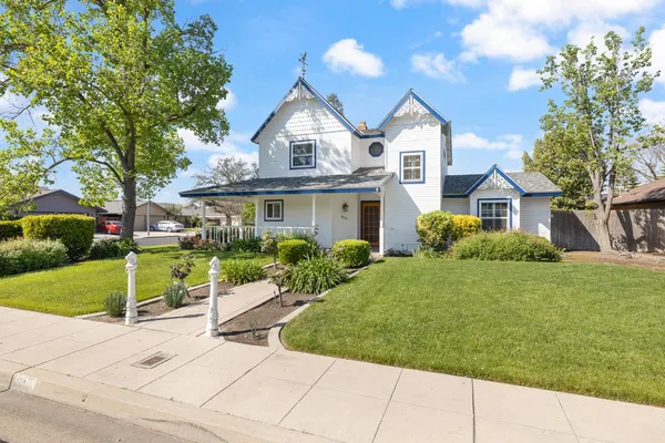 $499,999 | 3074 Burgan Avenue, Clovis, CA 93611