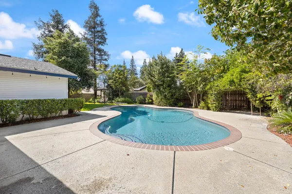 $499,999 | 3074 Burgan Avenue, Clovis, CA 93611