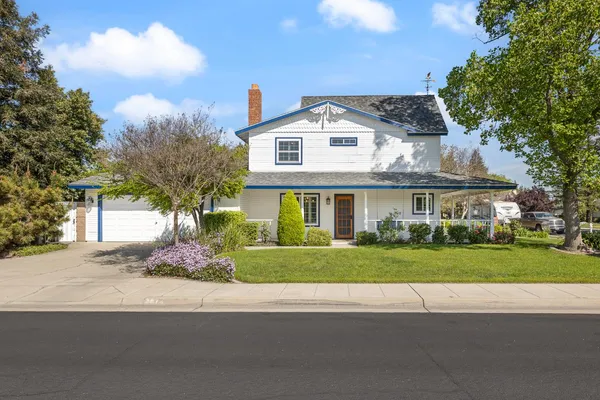 $499,999 | 3074 Burgan Avenue, Clovis, CA 93611