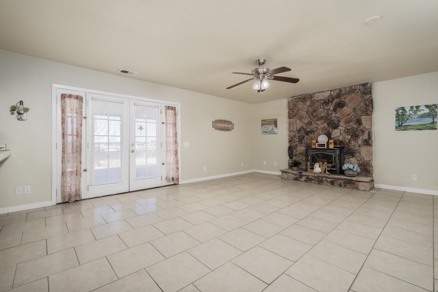 9244 Rogers Road Sacramento, CA 95829 - Photo 21 of 75 Gallery Image 21