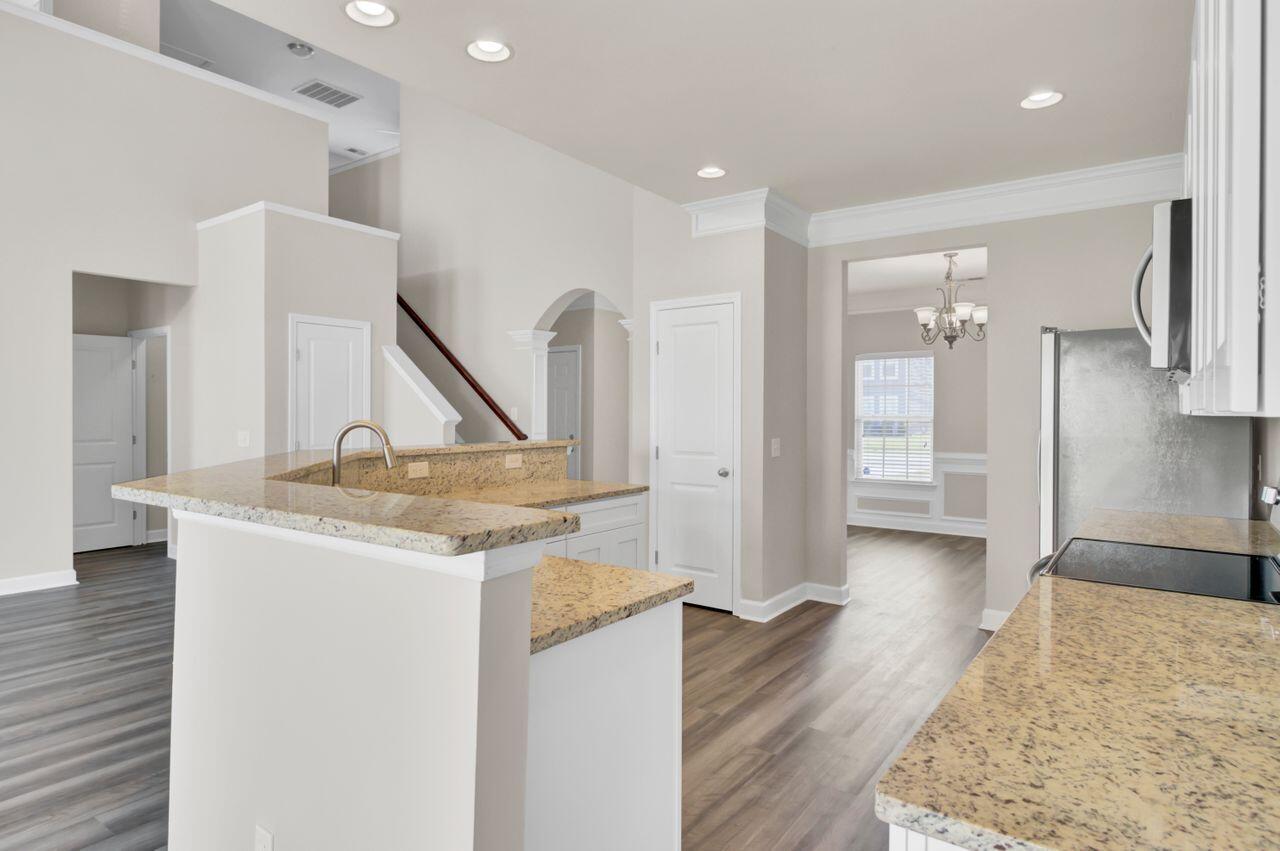 629 English Oak Circle Moncks Corner, SC 29461 - Photo 18 of 46 (17)