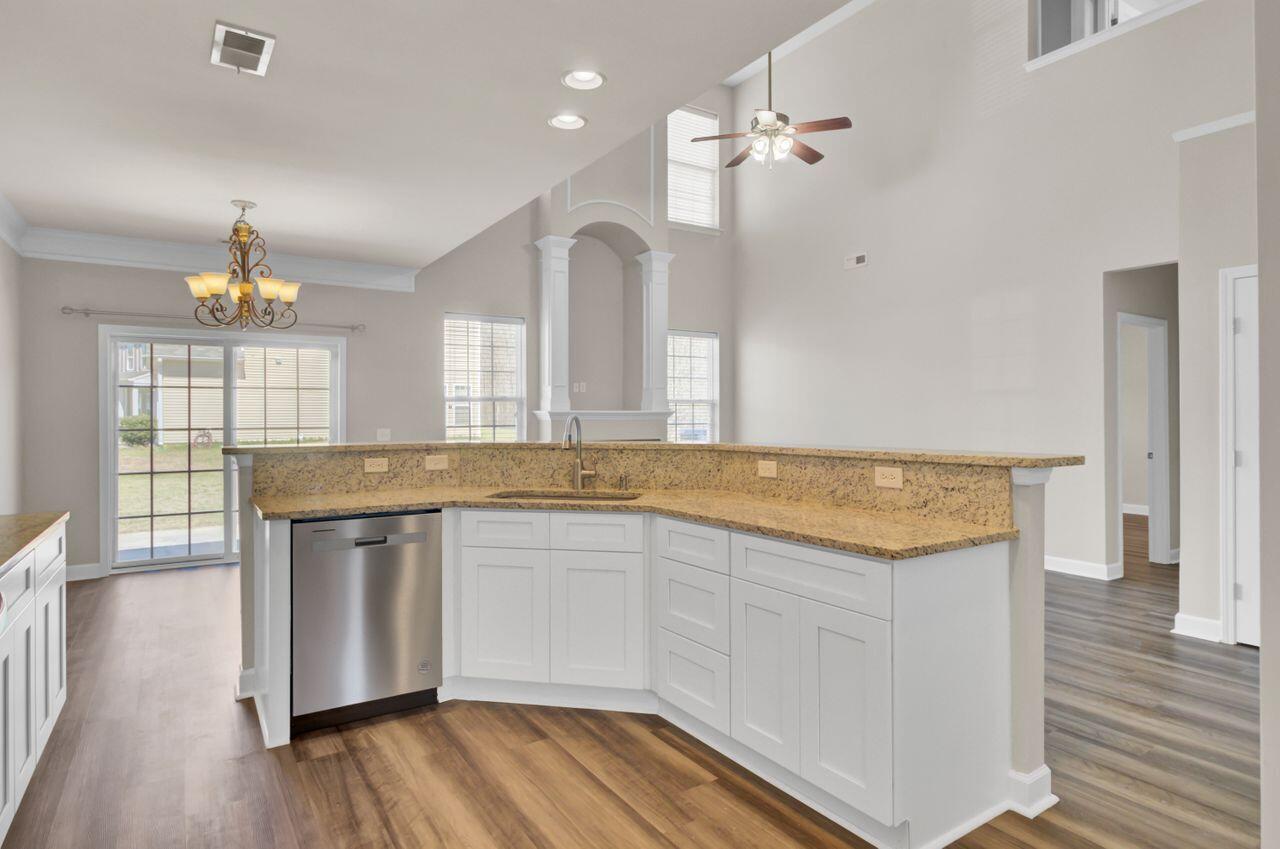 629 English Oak Circle Moncks Corner, SC 29461 - Photo 19 of 46 (18)