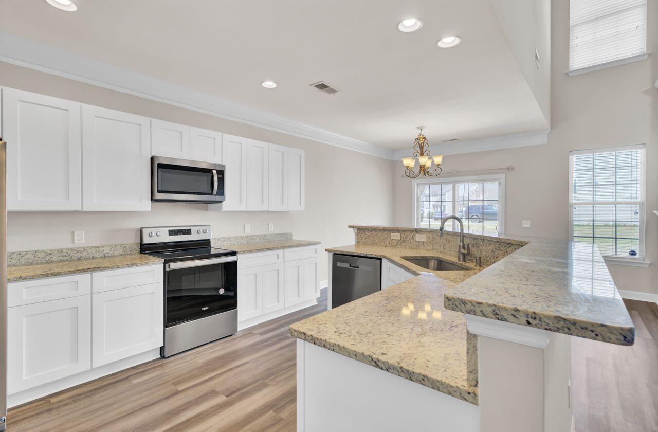 629 English Oak Circle Moncks Corner, SC 29461 - Photo 20 of 46 (19)