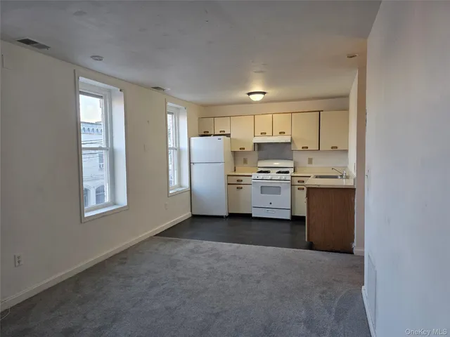 $1,700 | 8 Main Street, Chester, NY 10918