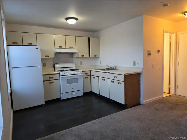 $1,700 | 8 Main Street, Chester, NY 10918