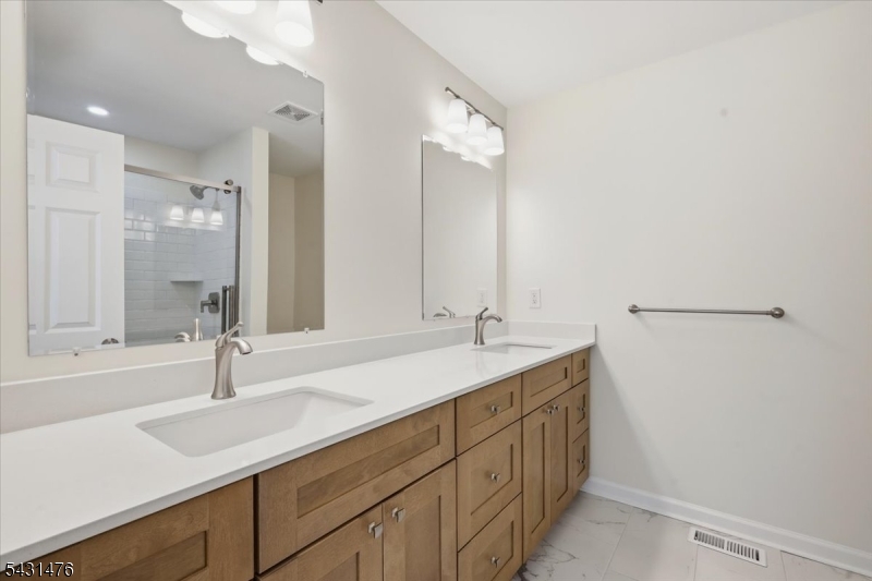 13 Encampment Drive Bedminster, NJ 07921 - Photo 19 of 25