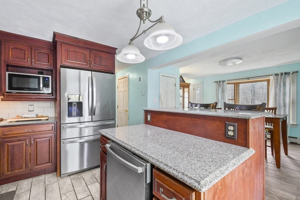 591 Townsend Harbor Road Lunenburg, MA 01462 - Photo 16 of 32 Gallery Image 16