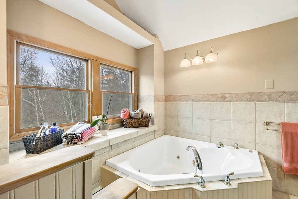 591 Townsend Harbor Road Lunenburg, MA 01462 - Photo 25 of 32 Gallery Image 25