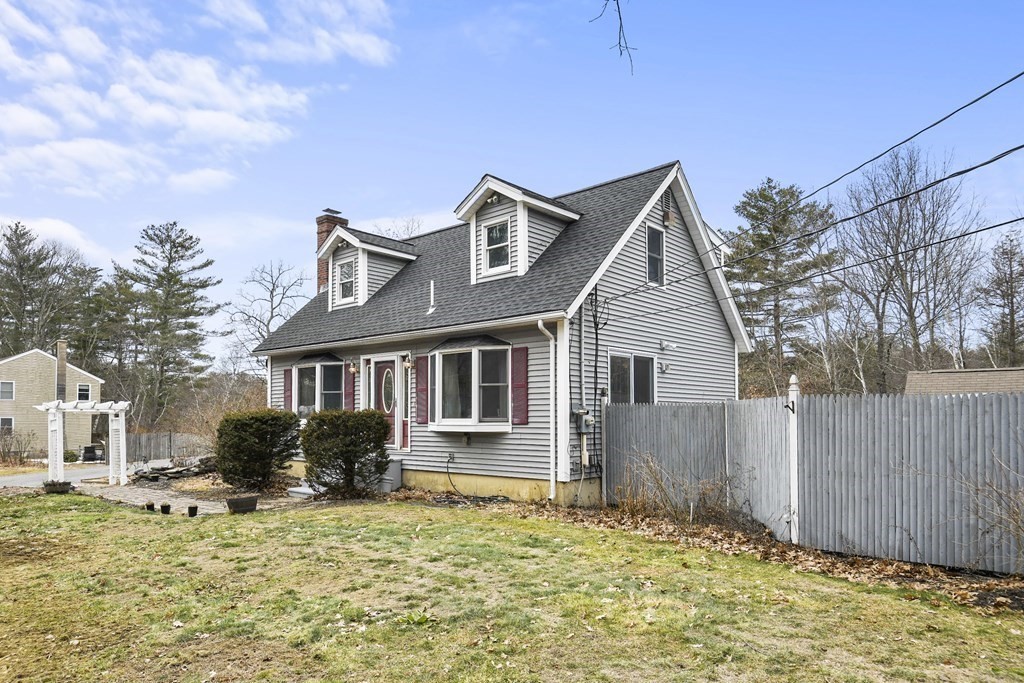 591 Townsend Harbor Road Lunenburg, MA 01462 - Photo 3 of 32 Gallery Image 3