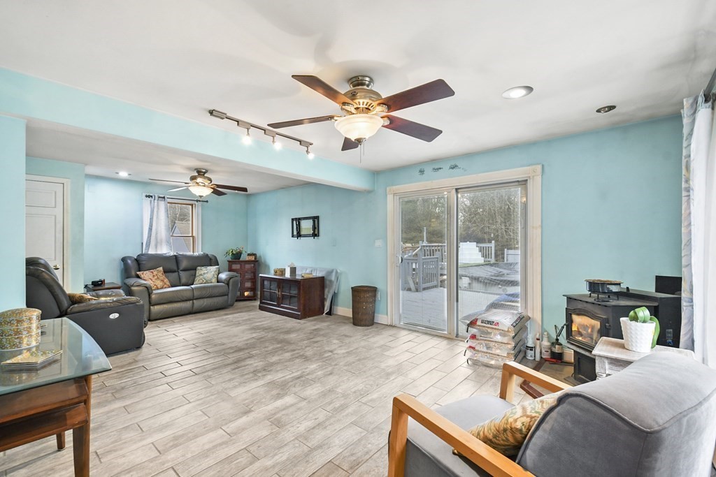 591 Townsend Harbor Road Lunenburg, MA 01462 - Photo 5 of 32 Gallery Image 5