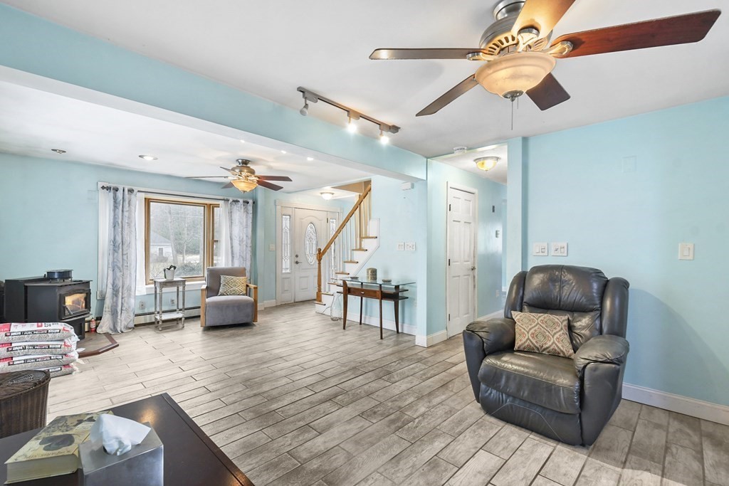 591 Townsend Harbor Road Lunenburg, MA 01462 - Photo 7 of 32 Gallery Image 7