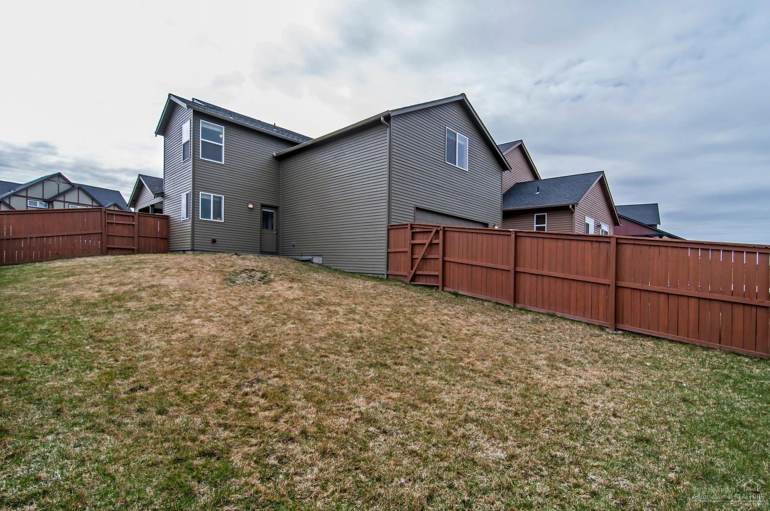 20725 Kilbourne Loop Bend, OR 97701 - Photo 7 of 22 Room to run! Your family will enjoy play