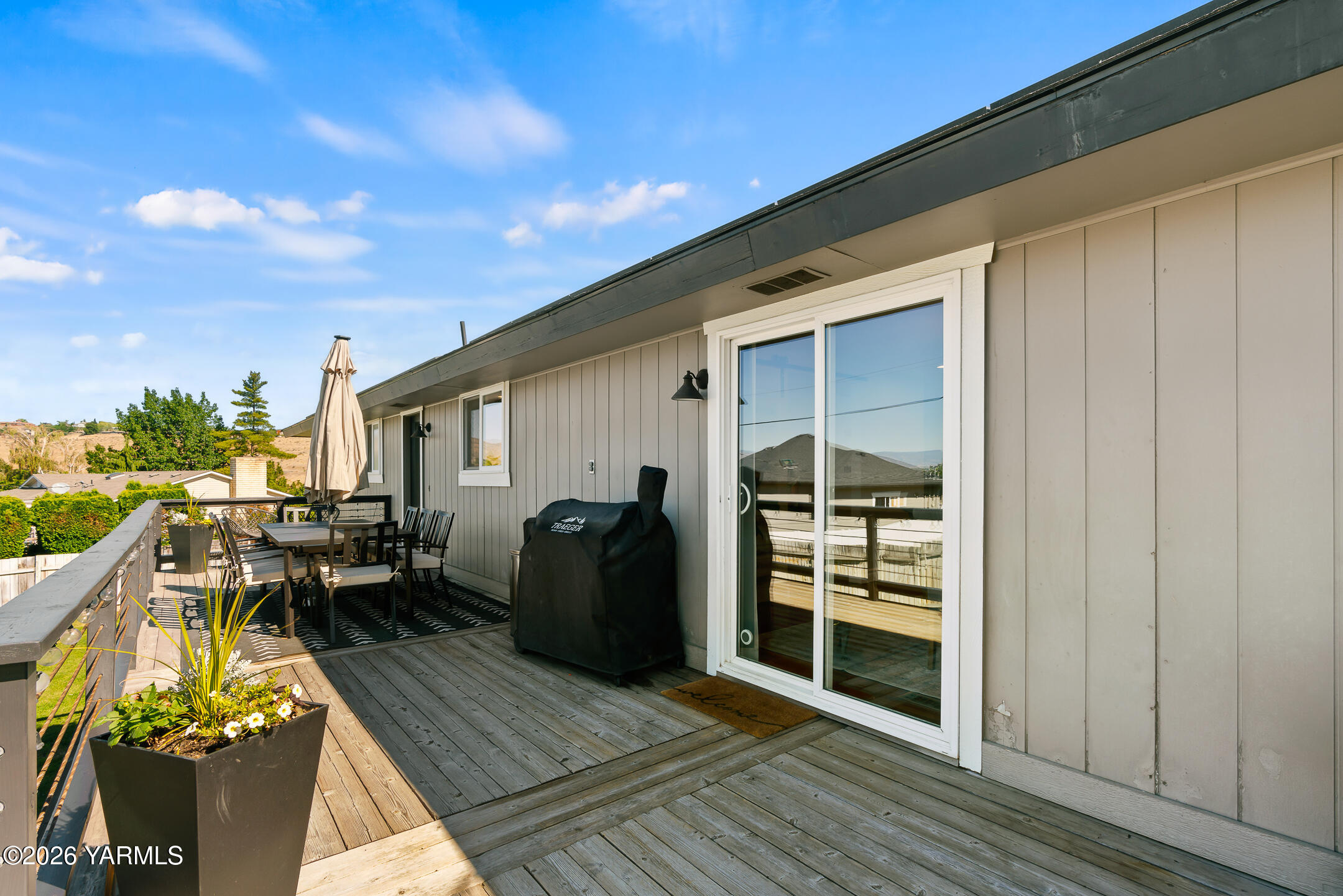 8104 Viewcrest Way Yakima, WA 98908 - Photo 30 of 35 Deck